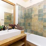 Avec Piscine, Sauna Et Wifi - Fr-1-296-298